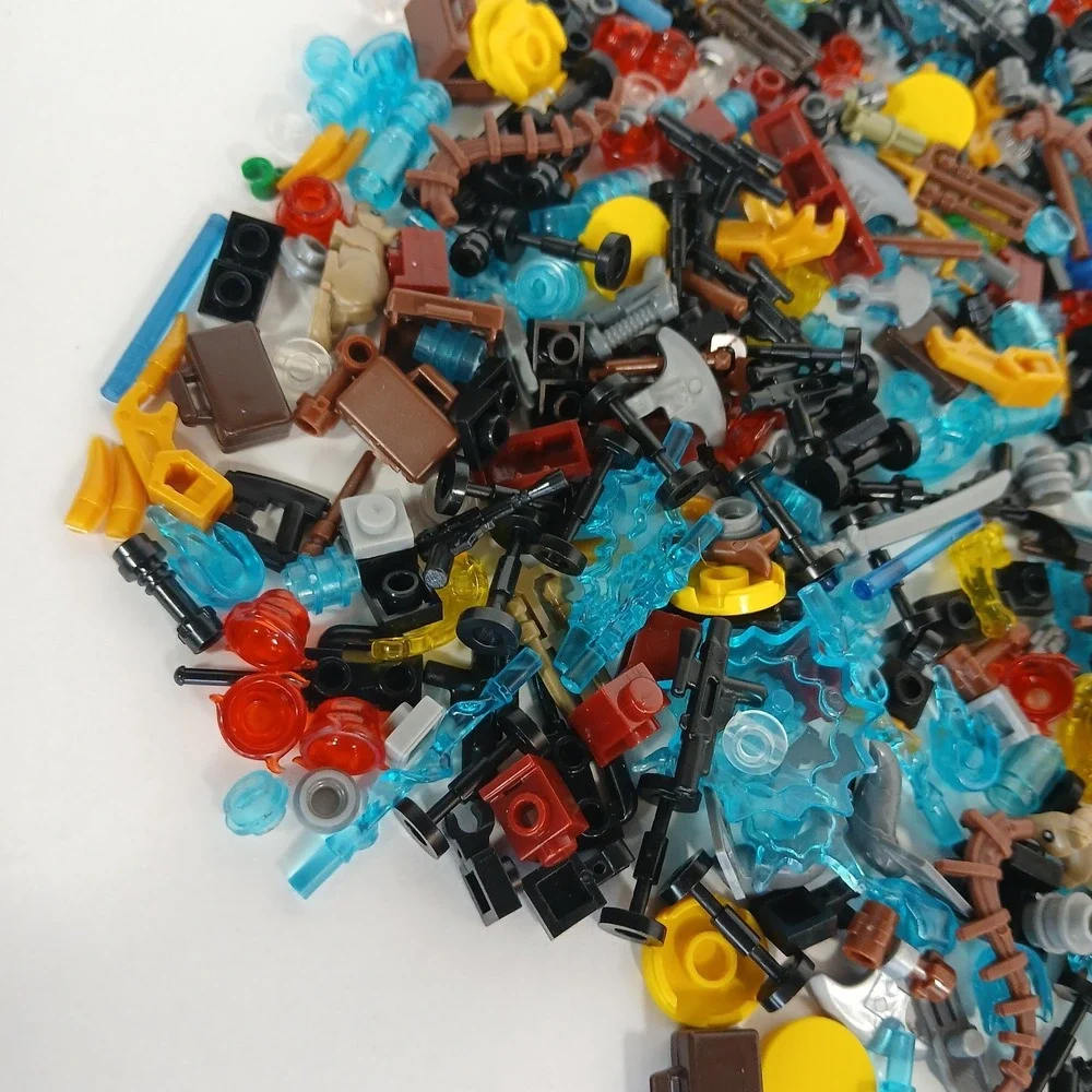 Lot Of Assorted Lego Special Pieces Weapons Wands Blue Power Rats Chains 7 Oz